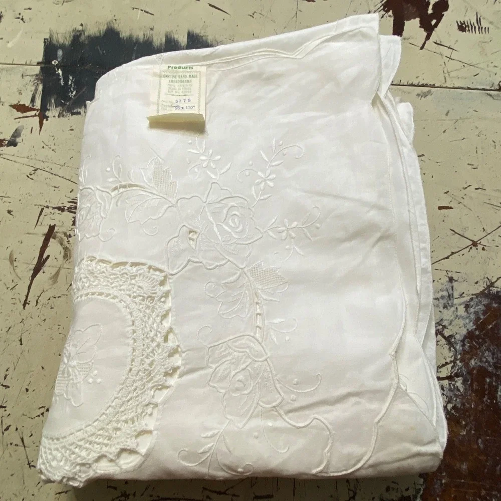 Vtg 80s Hand Made Beige Cotton Lace Embroidery Tablecloth Floral Cottagecore